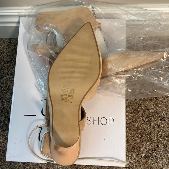 NIB Topshop Nordstrom 7.5 Beige Suede Leather Heel pump Pointed Toe lace Chic - Picture 2 of 3